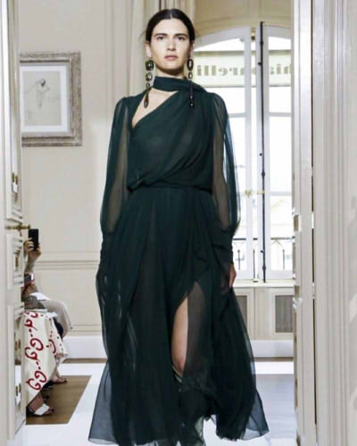 Schiaparelli品牌女装2017秋冬巴黎高级定制时装秀
