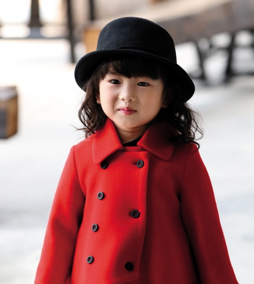 孩童秋冬外套该如何挑选_马甲&毛呢大衣款式选择